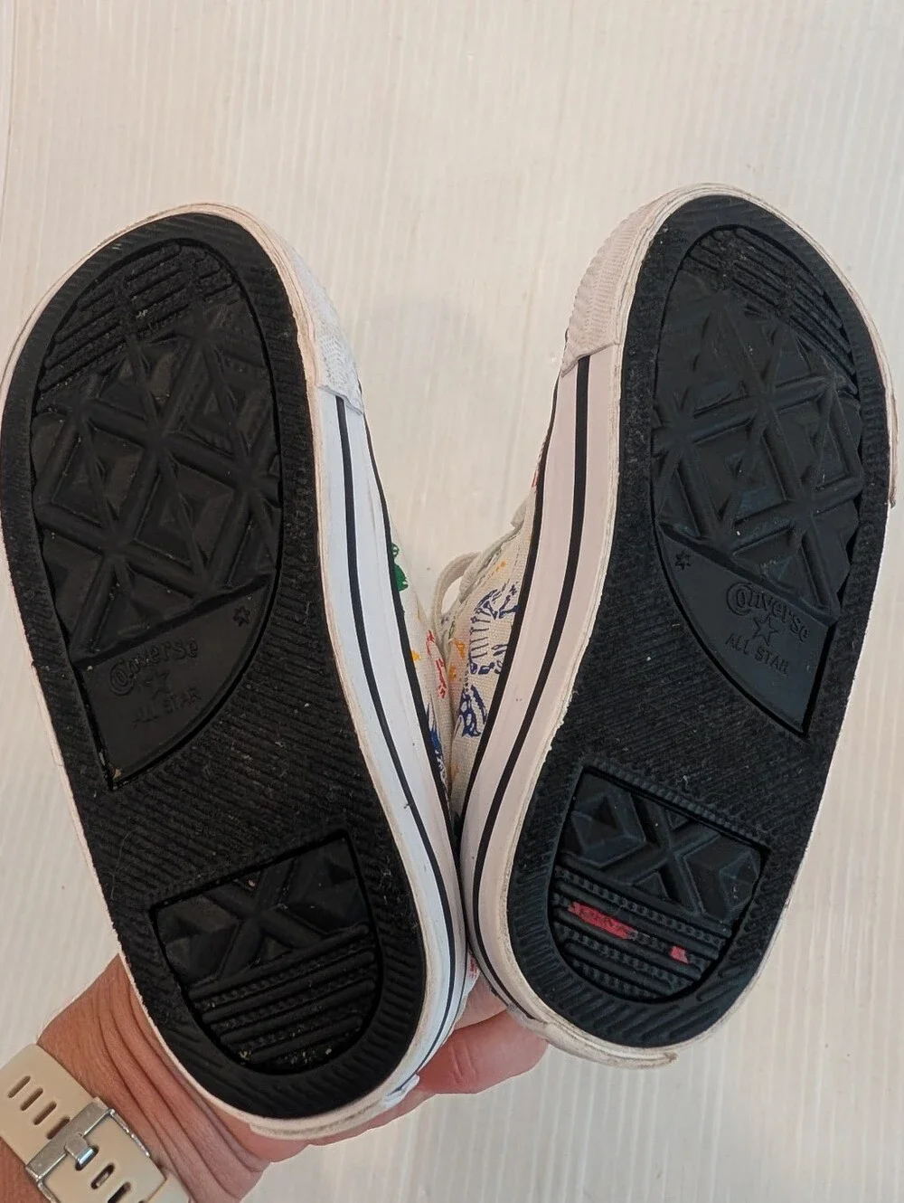 CONVERSE Toddler High Top Sneakers in White with Dinosaur Print Size 6